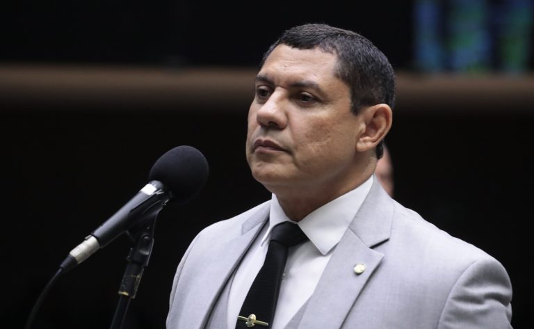 Deputado Coronel Ulysses (União-AC) no Plenário da Câmara dos Deputados