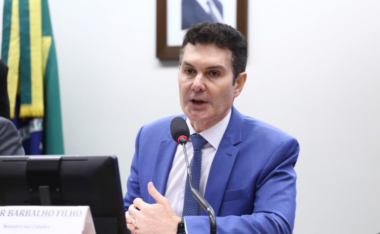 Ministro das cidades fala sobre metas, programas e prioridades. Ministro de Estado das Cidades - Ministério das Cidades, Jader Fontenelle Barbalho Filho.