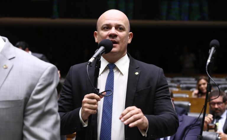 Discussão e votação de propostas legislativas. Dep. Cabo Gilberto Silva (PL-PB)