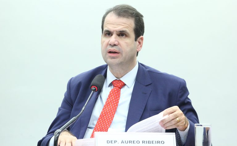 Audiência Pública - Redução da idade mínima para obtenção da primeira habilitação. Dep. Aureo Ribeiro (SOLIDARIEDADE - RJ)