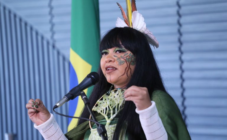 Deputada Célia Xakriabá (Psol-MG) fala em evento da Câmara dos Deputados