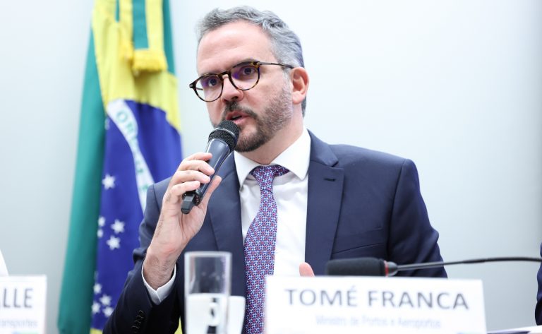 Audiência Pública - Suspensão do financiamento do túnel Santos-Guarujá. Ministro - Ministério de Portos e Aeroportos, Tomé França.