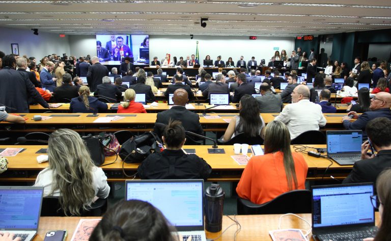 Discussão e votação do parecer do relator.