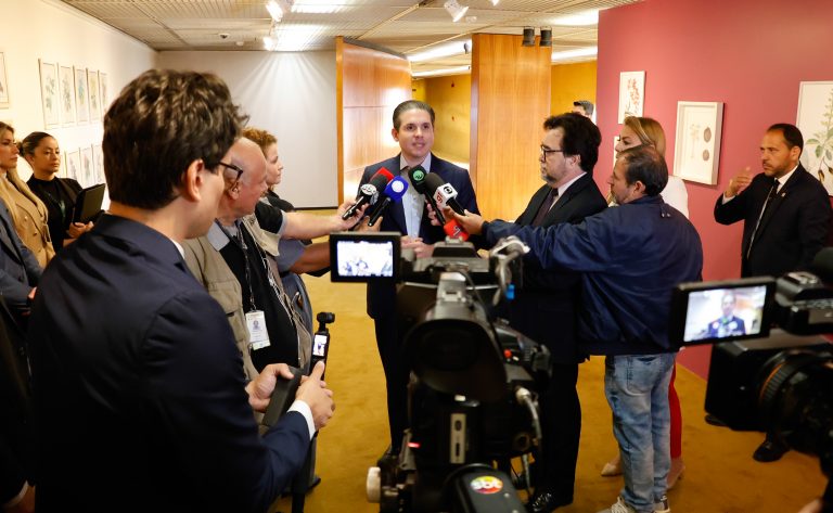 Motta concede entrevista coletiva