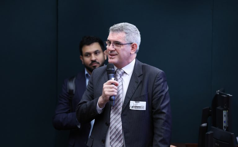 Secretário-executivo de Minas e Energia presta esclarecimentos à Comissão. Diretor de Planejamento - Operador Nacional de Sistema Elétrico - ONS, Alexandre Zucarato.