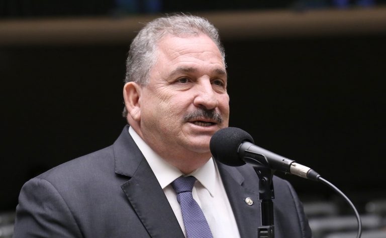 Deputado Eriberto Medeiros (PSB-PE) fala no Plenário da Câmara dos Deputados