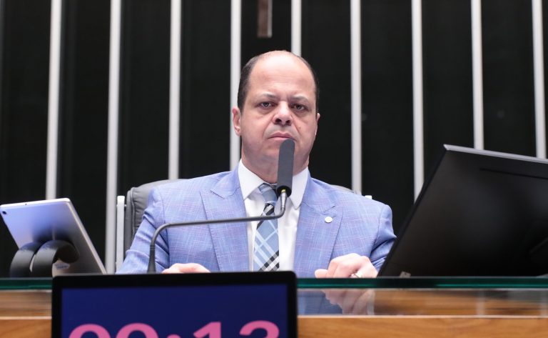 deputado ribamar silva discursa no plenário