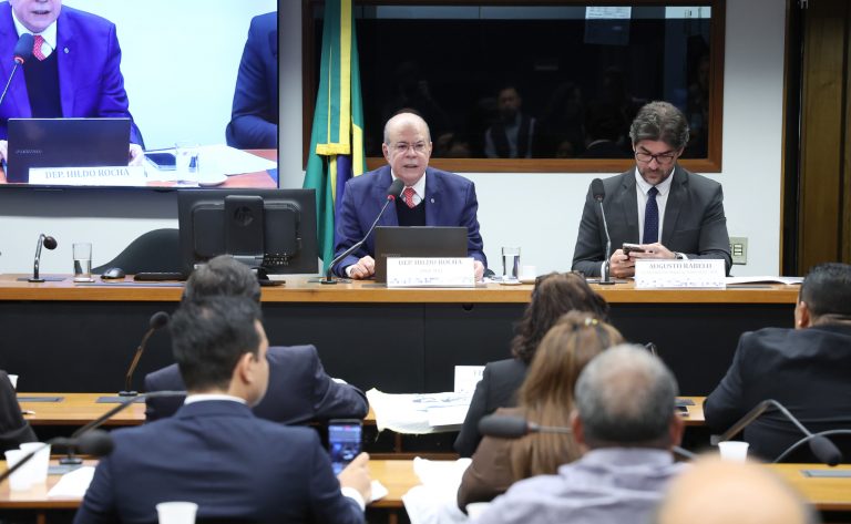 Audiência Pública - Critérios de seleção de entidades para execução do MCMV Rural. Dep. Hildo Rocha (MDB - MA) e Secretário Nacional de Habitação, Augusto Rabelo.