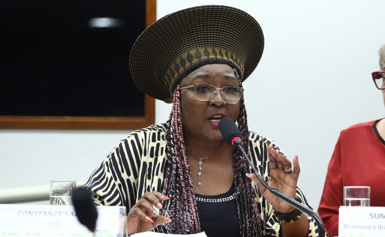 Audiência Pública - Direito de Migrar. Representante Do Conselho Municipal De Imigrantes (Cmi), Constance Salawe