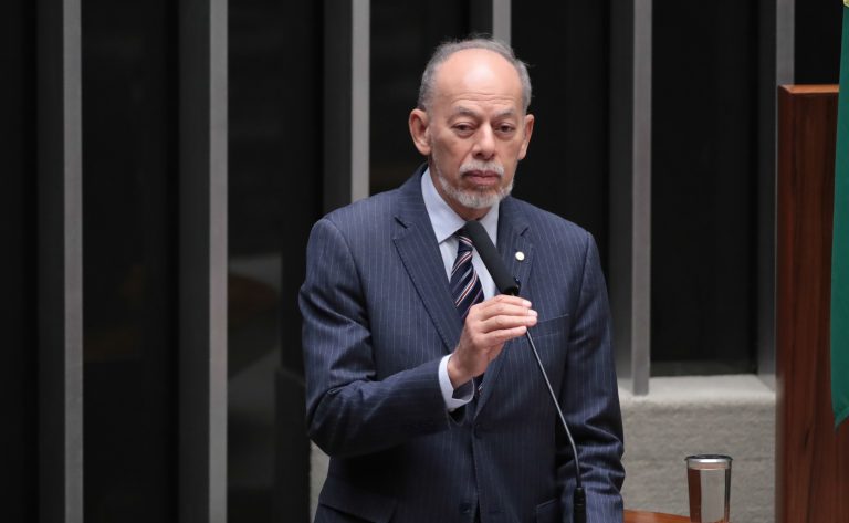 Discussão e votação de propostas legislativas. Dep. Inácio Arruda (PCdoB - CE)