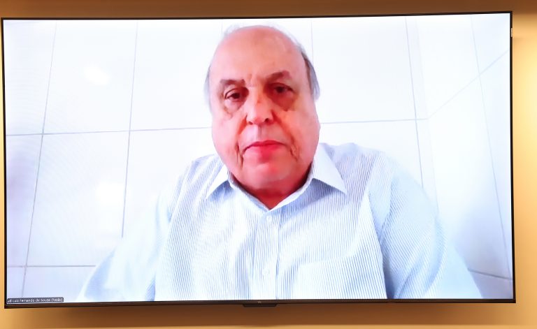 Seminário - Reurbanização das Favelas: desenvolvimento social, conectividade, inclusão digital e trabalho. Prefeito - Prefeitura de Piraí-RJ, Luiz Fernando de Souza (Pezão).